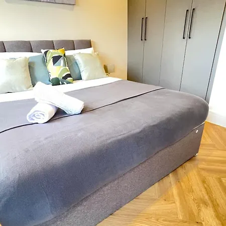 Urban Living With Wi-Fi, Balcony & Parking Apartment Rickmansworth Exterior photo